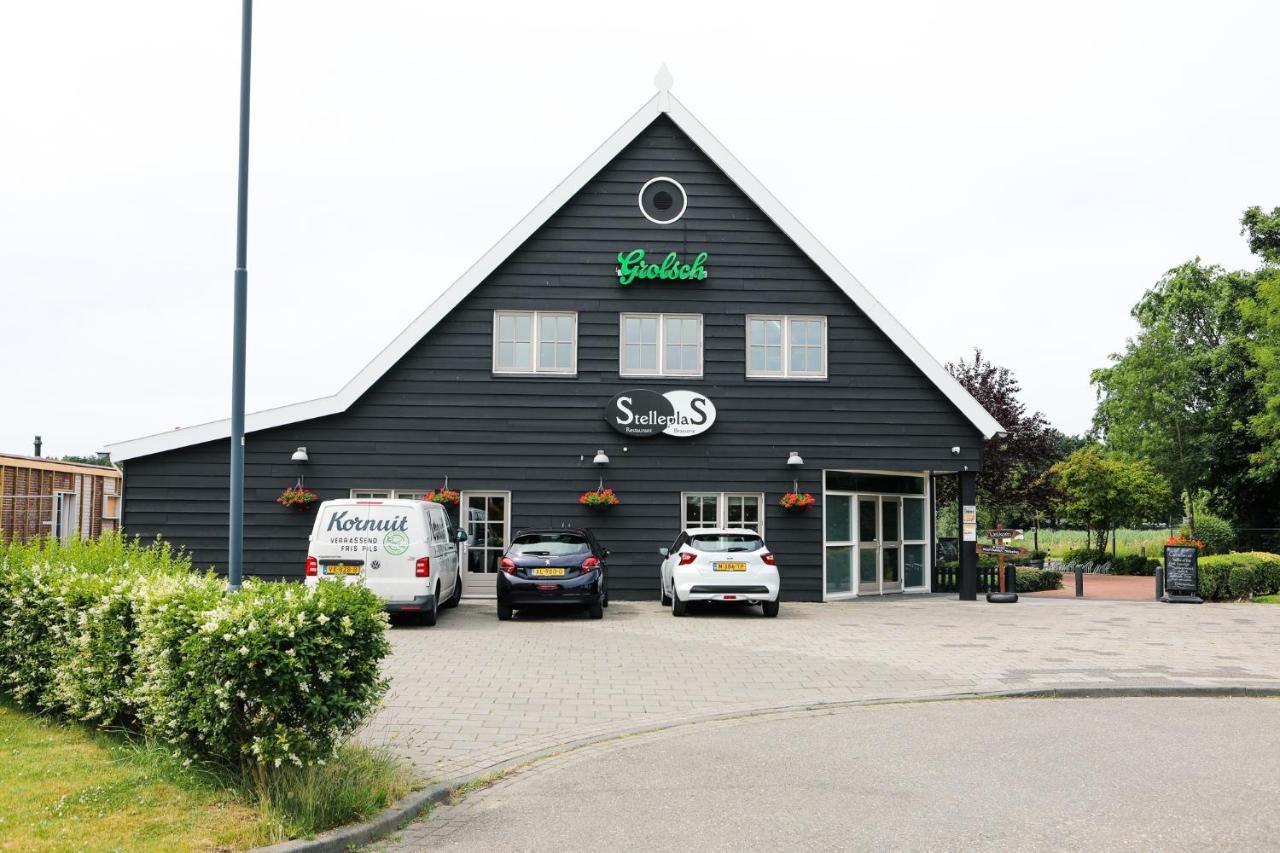 Ruim Chalet In Het Hart Van Zeeland Heinkenszand Екстериор снимка
